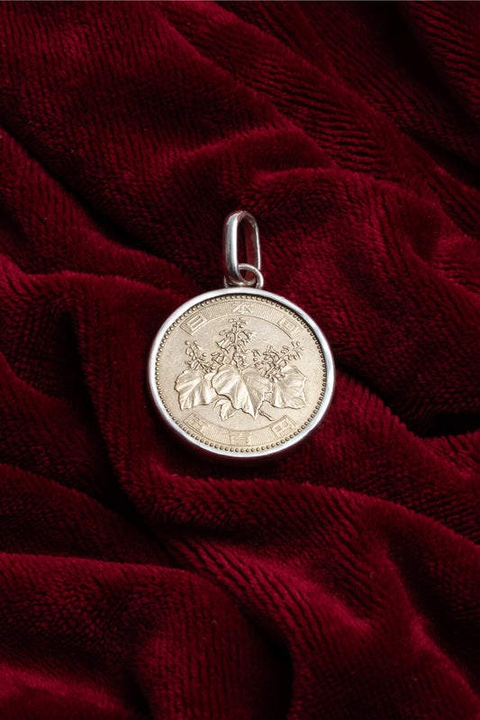 Yen Pendant